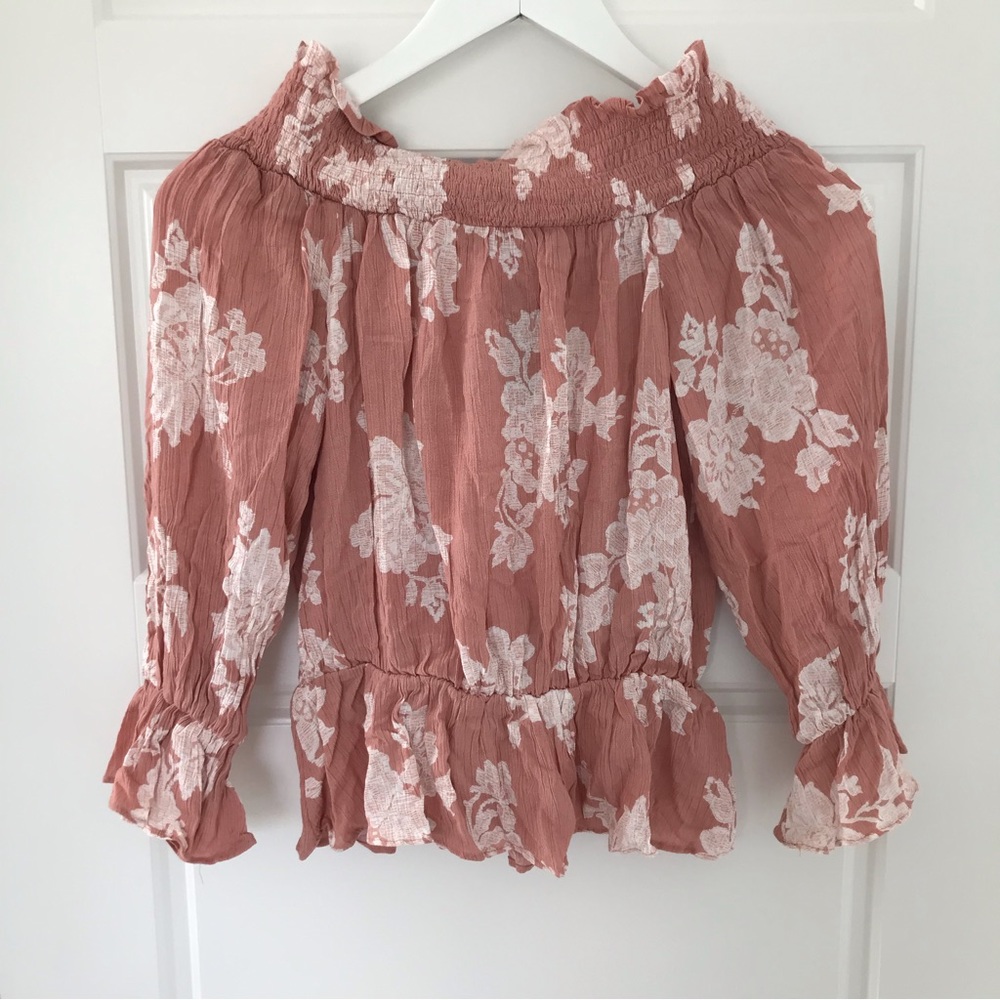 Luna Chix // NWOT Women’s Off-the-shoulder Floral Print Blouse